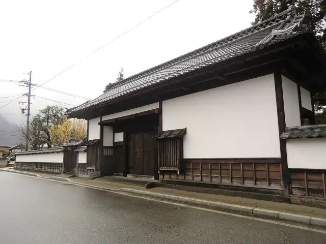 長屋門