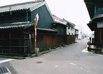 黒江塗の町