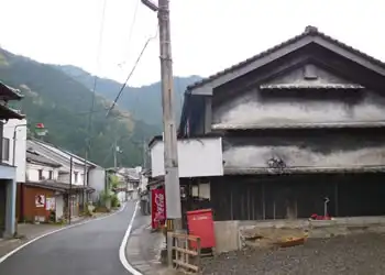 池川の町並み