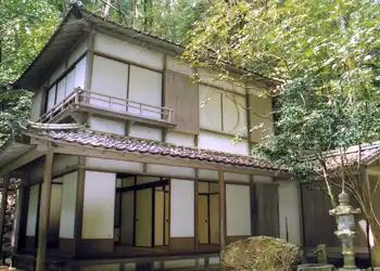 大洲街道　愚陀仏庵