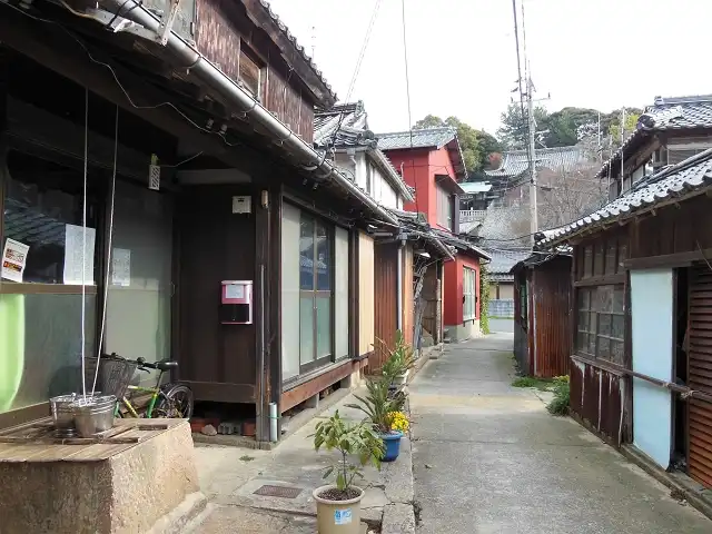 井戸(左)