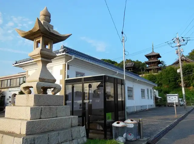 海遊文化館の側面