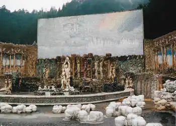 陶芸の森「虹の泉」